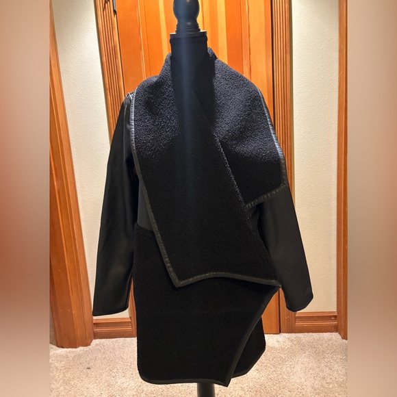 Spanx Stylish Black Cowl Wrapped Jacket, size M. - Picture 2 of 4